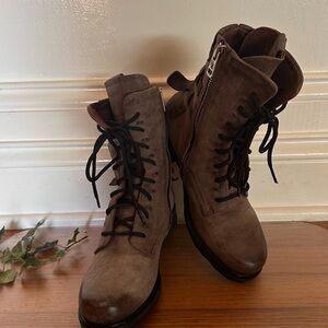 AS 98 BOOTS, Rare color, size 36, excellent condition